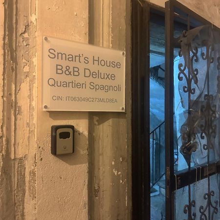 Smart'S House Deluxe Quartieri Spagnoli Neapel Exterior foto