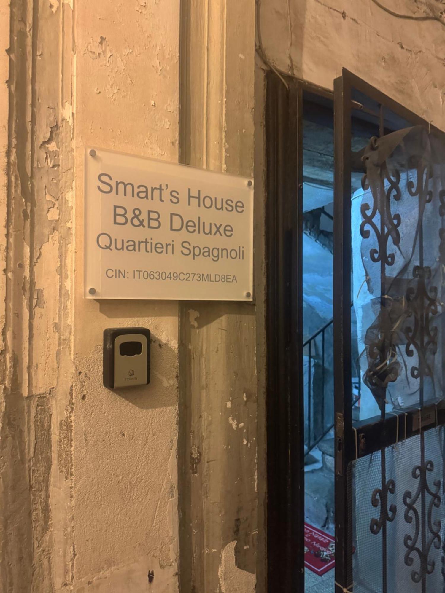 Smart'S House Deluxe Quartieri Spagnoli Neapel Exterior foto